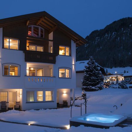 Apartments Antines Wolkenstein in Gröden Zimmer foto