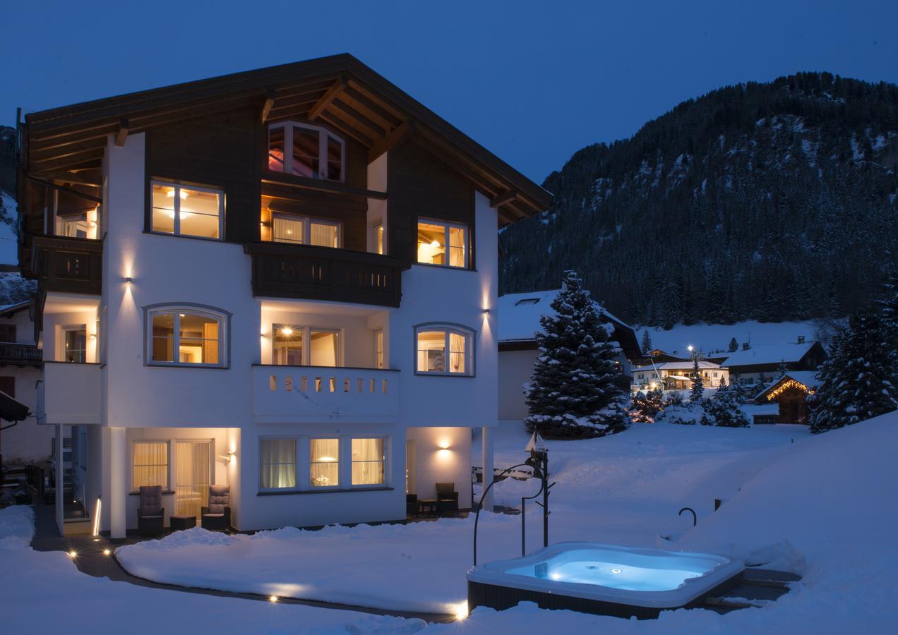 Apartments Antines Wolkenstein in Gröden Zimmer foto
